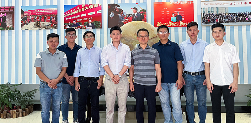 热烈欢迎u8国际平台官网入口电梯在韩国和越南多年的合作伙伴来u8国际平台官网入口公司做发货前的检验。